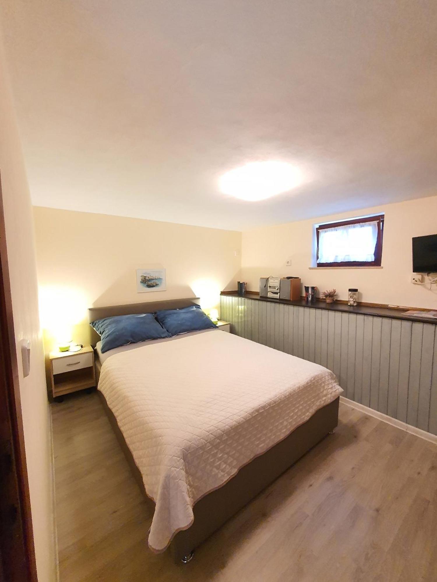 Apartments With A Parking Space Opric, Opatija - 7728 Lovran Room photo